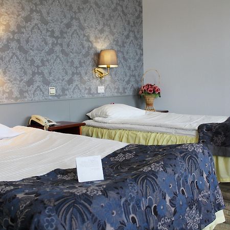 Nb Hotel With Free Parking Riga Exterior foto