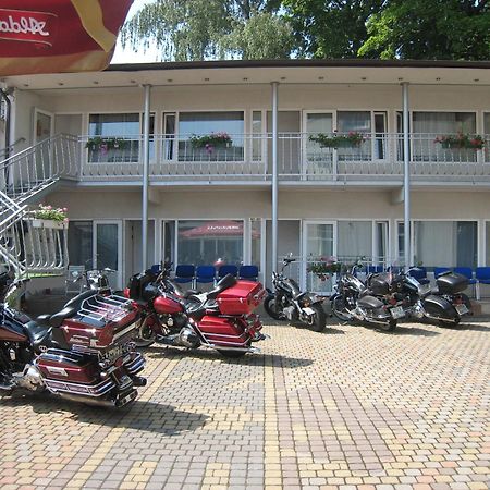 Nb Hotel With Free Parking Riga Exterior foto