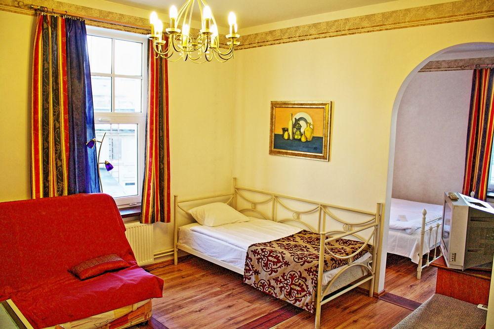 Nb Hotel With Free Parking Riga Exterior foto