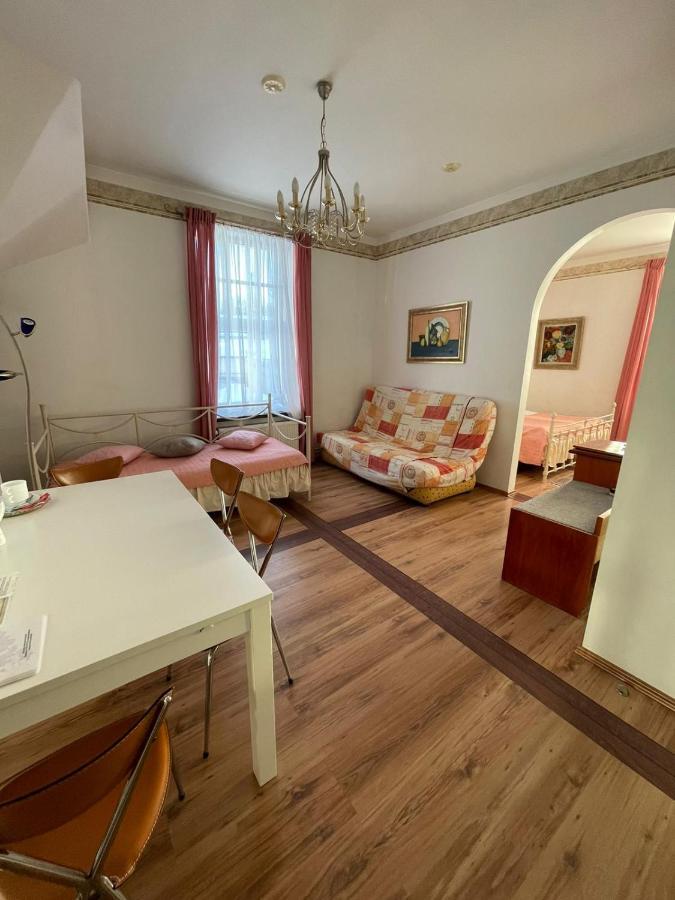 Nb Hotel With Free Parking Riga Exterior foto