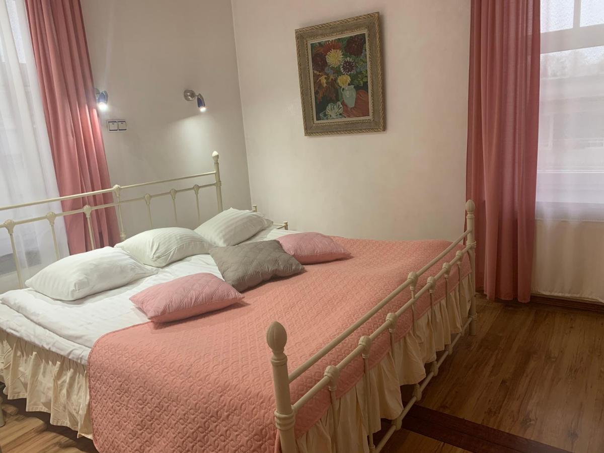 Nb Hotel With Free Parking Riga Exterior foto