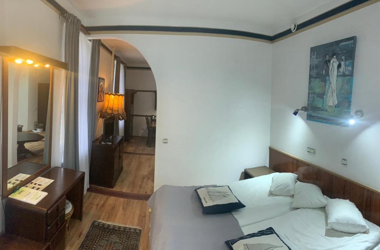 Nb Hotel With Free Parking Riga Exterior foto