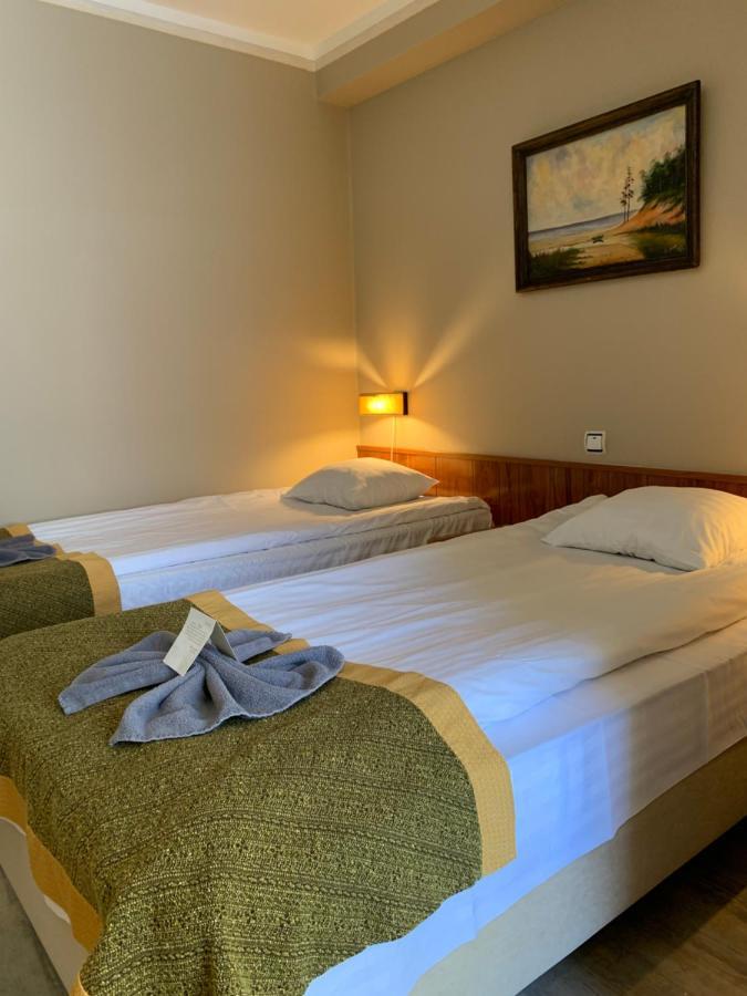Nb Hotel With Free Parking Riga Exterior foto