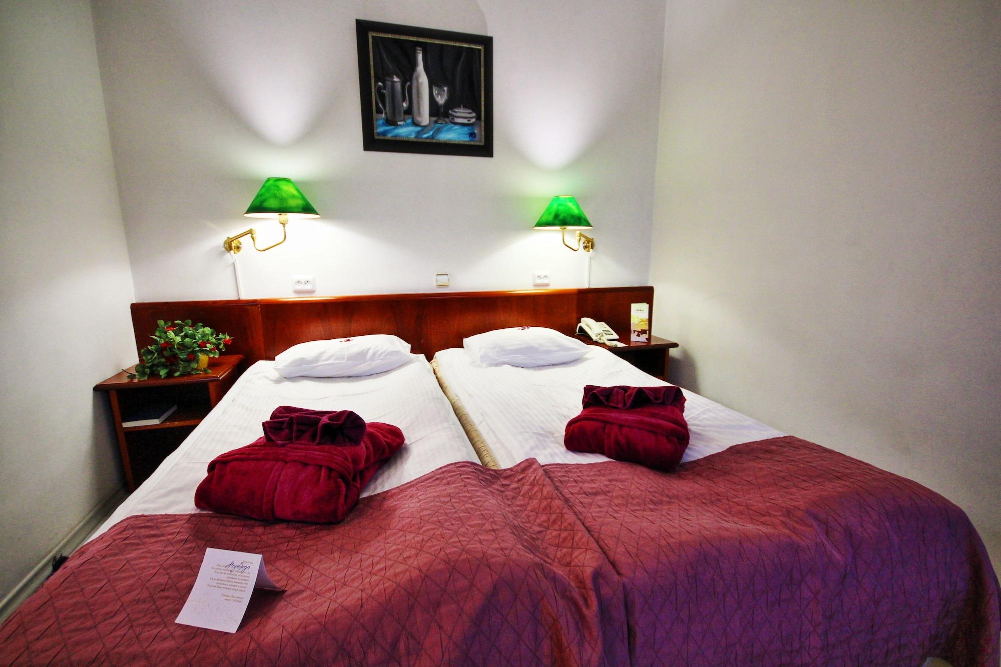 Nb Hotel With Free Parking Riga Exterior foto