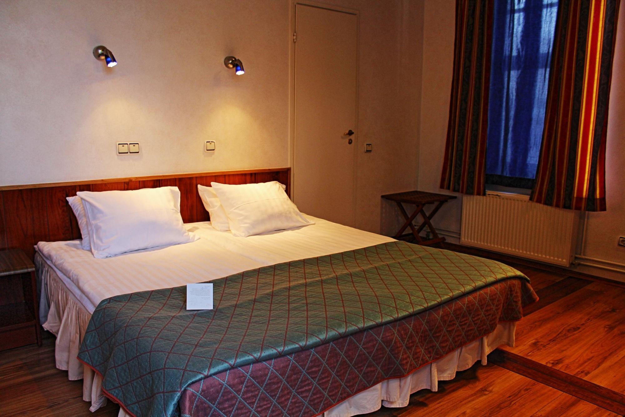 Nb Hotel With Free Parking Riga Exterior foto