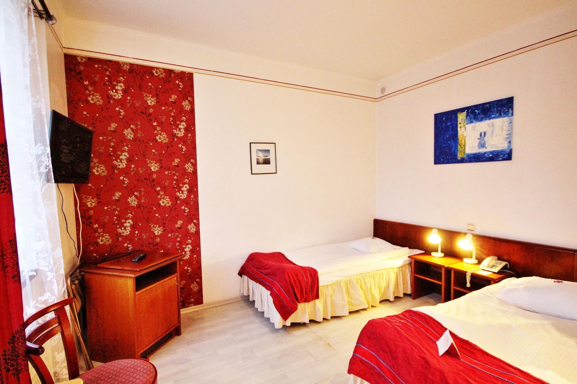 Nb Hotel With Free Parking Riga Exterior foto