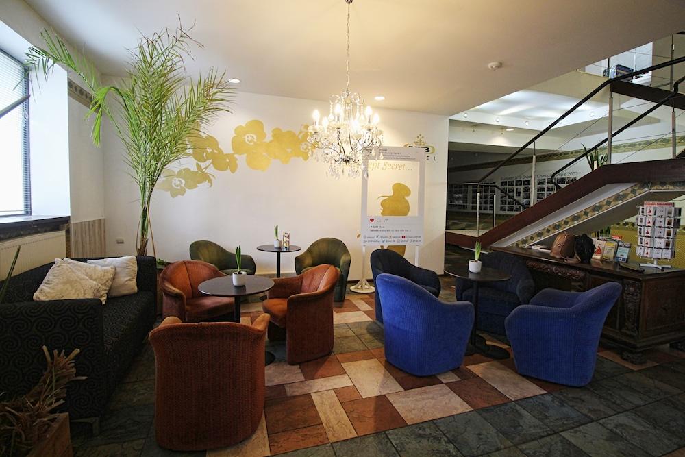 Nb Hotel With Free Parking Riga Exterior foto