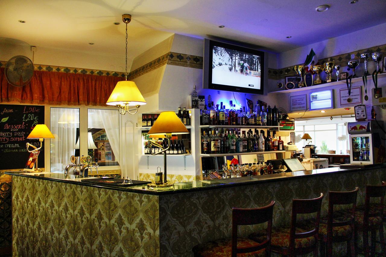Nb Hotel With Free Parking Riga Exterior foto